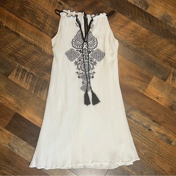 Speechless Dresses & Skirts - 🌼🌼🌼Vintage, Speechless Embroidered
Sleeveless Top Tunic 
Boho Sz. S🌼🌼🌼